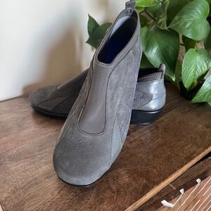 New Aerosoles Womens Legend Gray Leather Slip On Loafer Comfort Shoes Size 10M